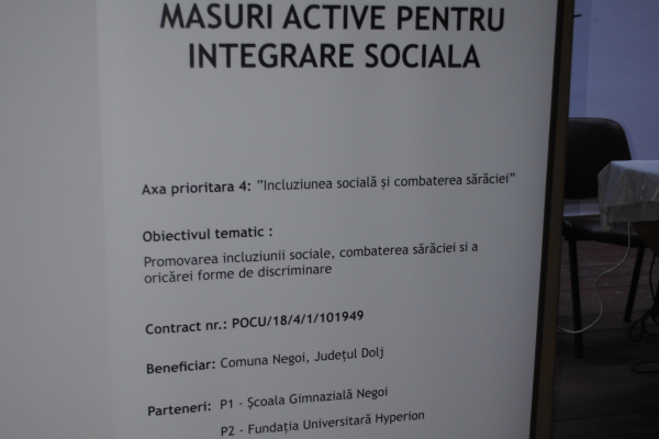 roll-up-1FD2335DE-C59D-F3DB-24AF-13C003D173C1.jpg
